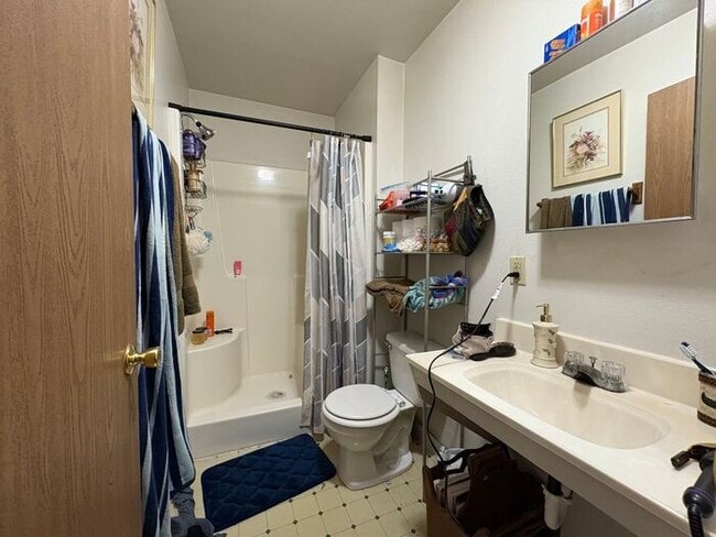 Building Photo - $950 | 1 Bedroom, 1 Bathroom Apartment | Pet Friendly* | Available for August 1st, 2026 Move In!