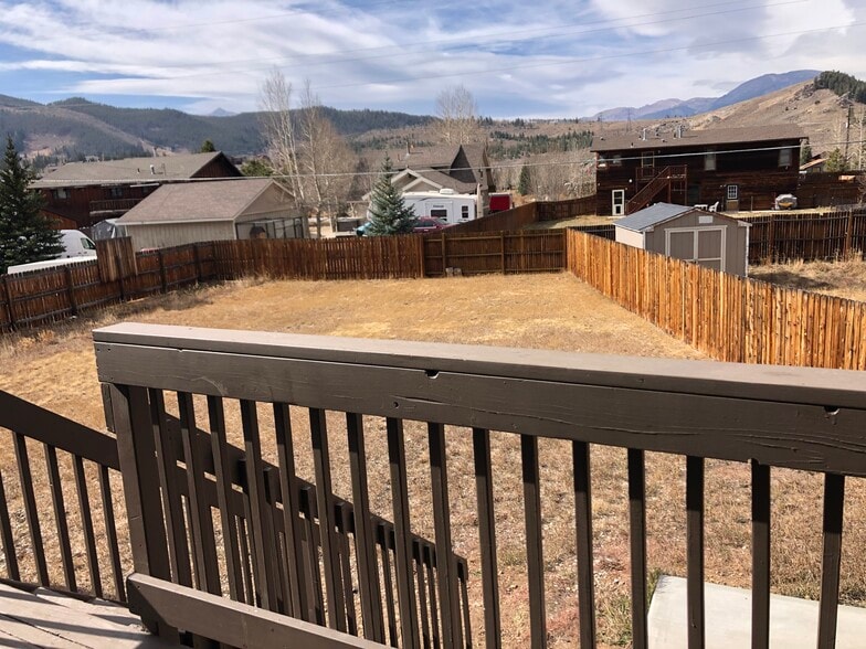 Fenced in large Backyard - 554 Cartier Ct