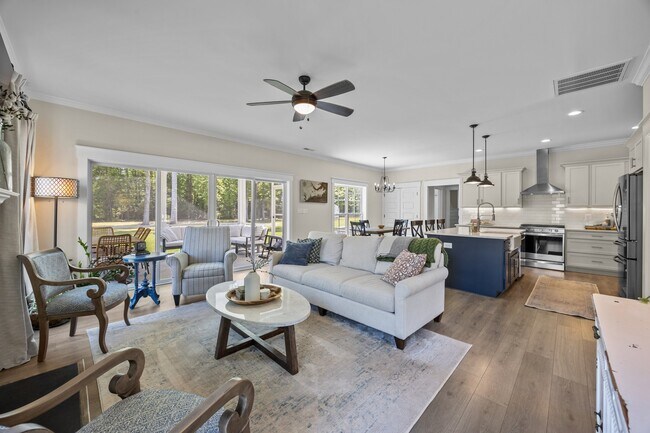 Building Photo - 3506 Sir James Ln