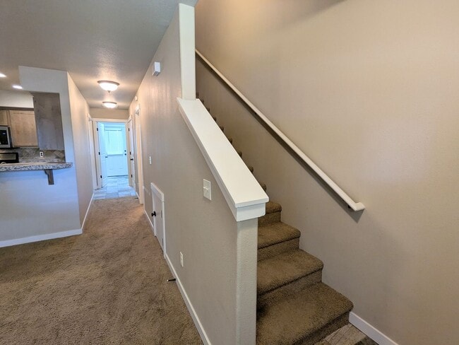 Building Photo - Gorgeous 3x2 townhouse, single-car garage, and two gas fireplaces