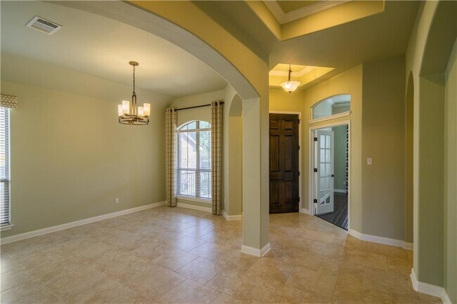 Building Photo - 307 Elderberry Rd