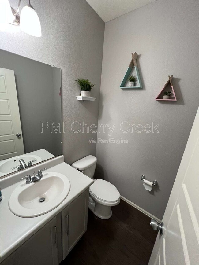 Building Photo - 22472 E Union Cir