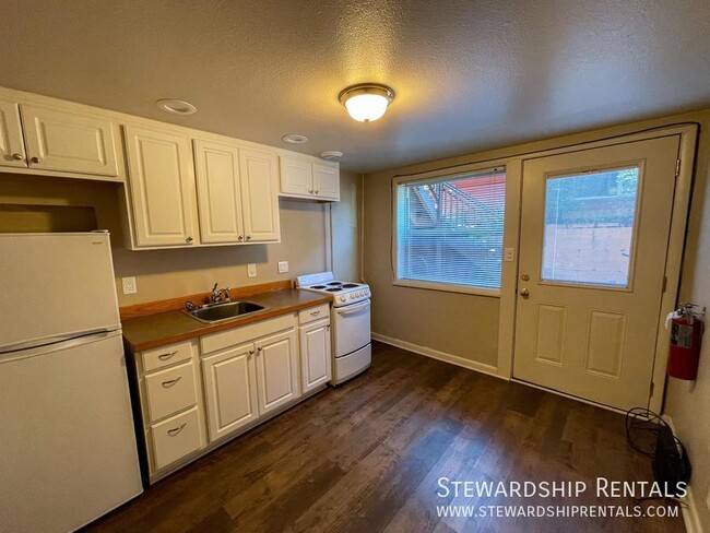 Building Photo - 1831 Kincaid St