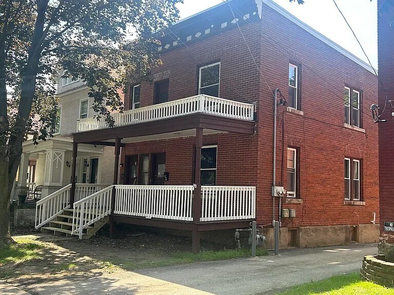 Building Photo - 1421 Charles St