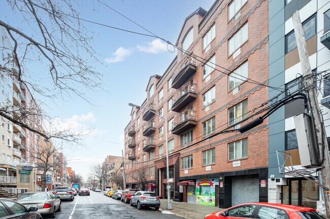 Building Photo - 140-32 Cherry Ave