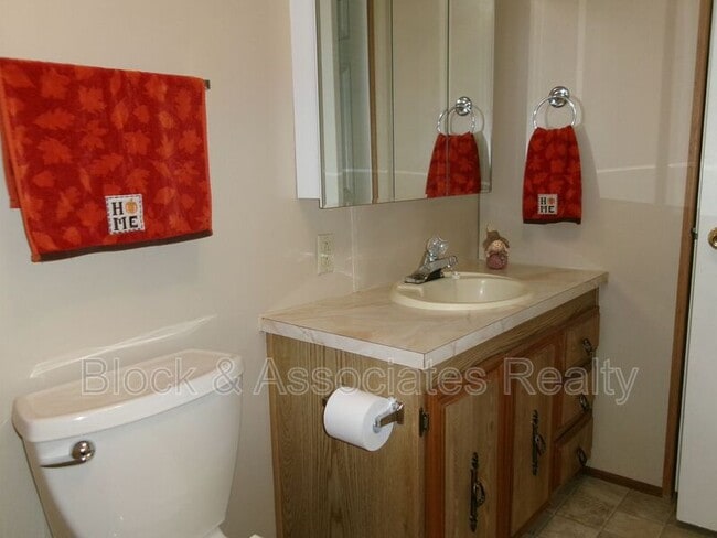 Building Photo - 6991 Spencer-Dixon Rd