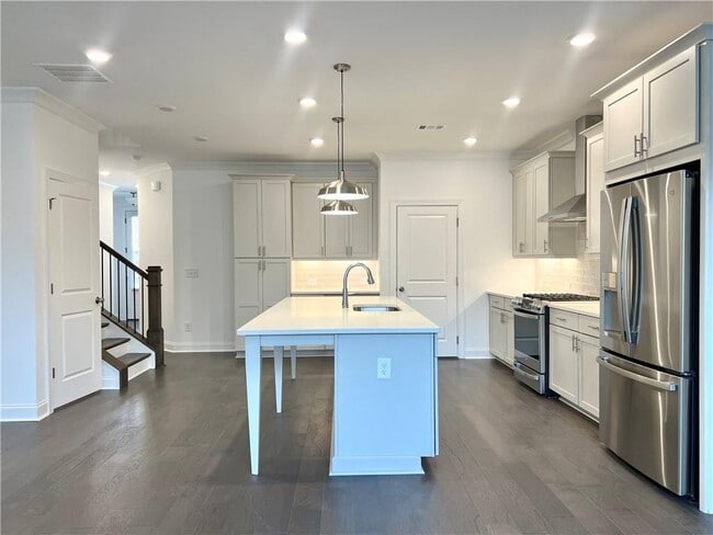 Building Photo - 3347 Goodwin Pk