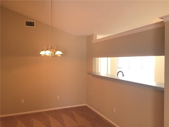 Building Photo - 621 Shenandoah Ct