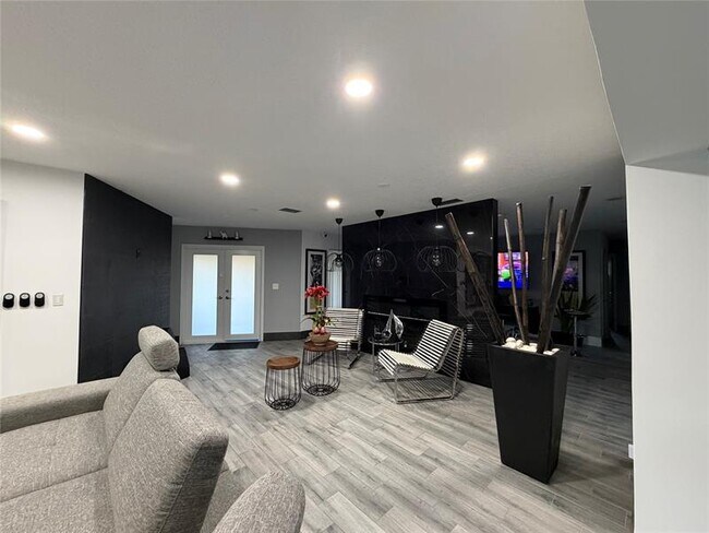 Building Photo - 11240 NW 43rd St