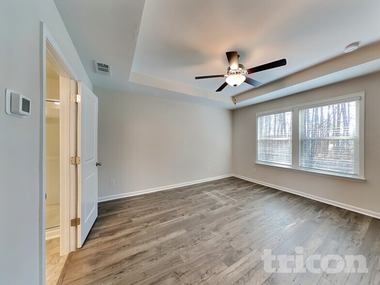 Building Photo - 317 Knowles Pl