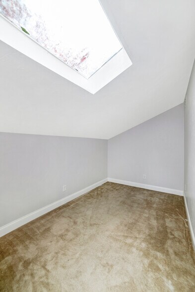 Building Photo - 4307 SW 70th Ter