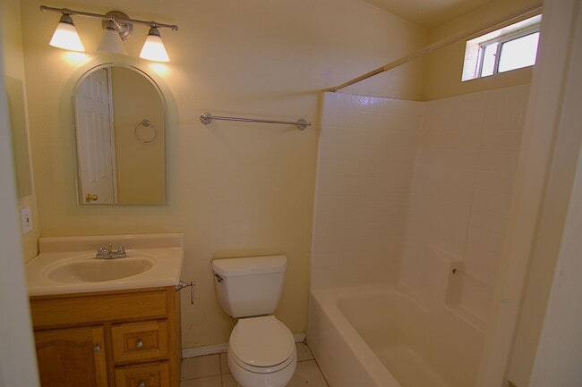 Building Photo - 35850 Via Famero Dr