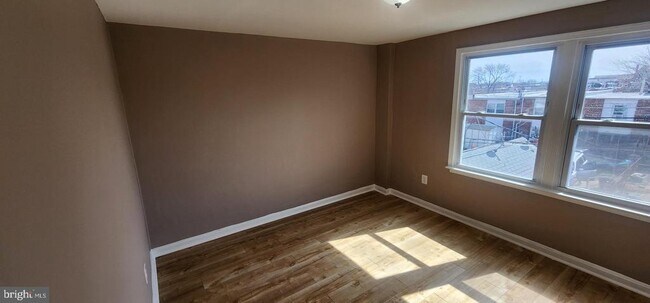 Building Photo - 7915 Eastdale Rd