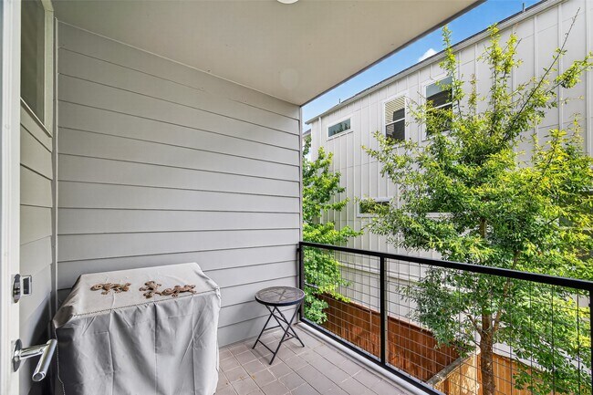 Building Photo - 1232 W 24th St