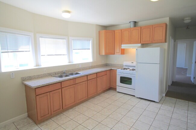 Building Photo - 1152 53rd St