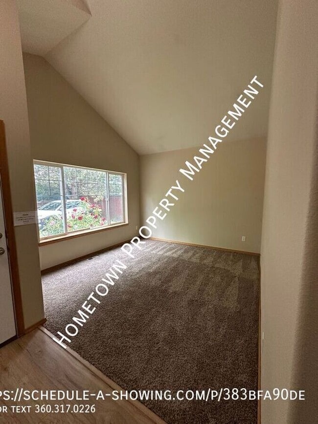 Building Photo - 5601 Pasinetti St