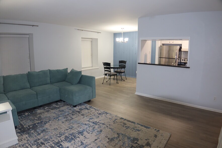 Building Photo - 3730 Fairfield Ave