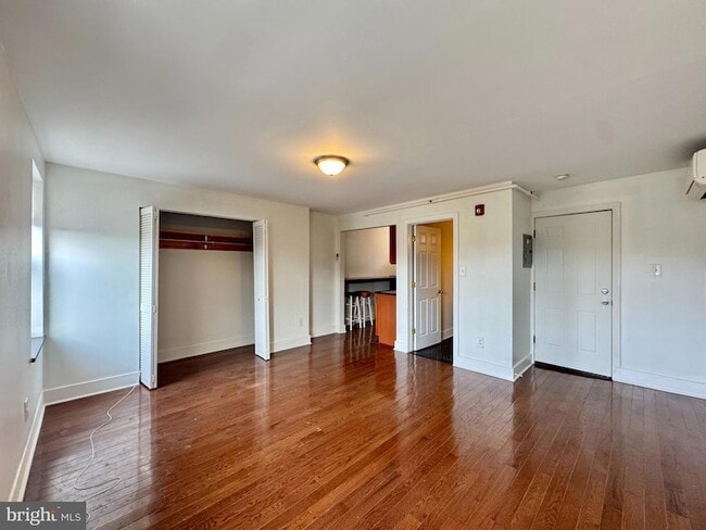 Building Photo - 2228 Fairmount Ave