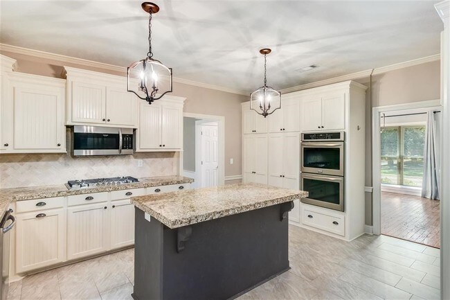 Building Photo - 307 Long Cove Dr
