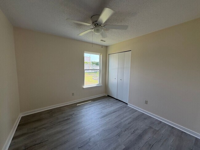 Building Photo - 3706 Dovefield Ct