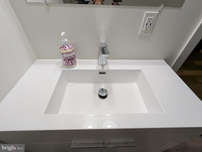 Building Photo - 511 N Broad St