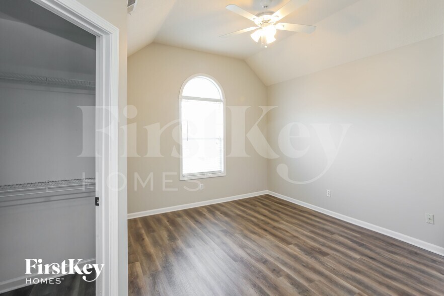 Building Photo - 4520 N 108th St