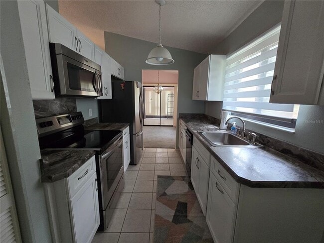 Building Photo - 8055 Picketts Ct