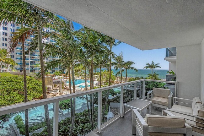 Building Photo - 2301 Collins Ave