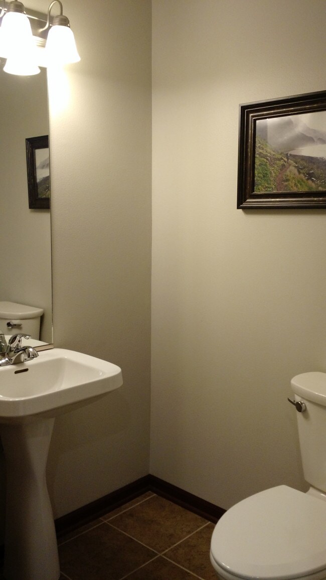 Building Photo - Huxley Duplex