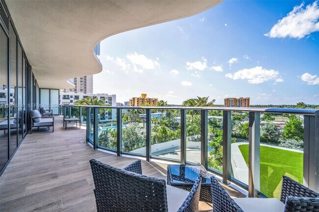 Building Photo - 900 N Ocean Blvd