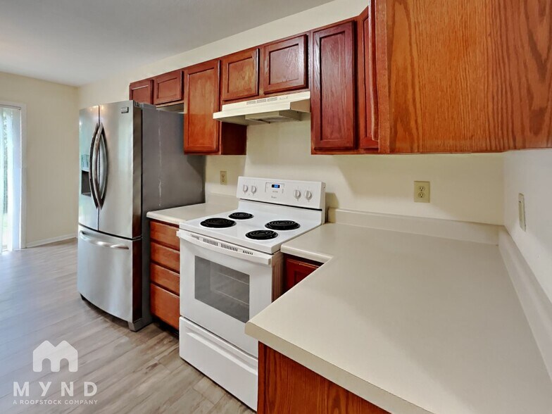 Building Photo - 704 Treyburn Lakes Way
