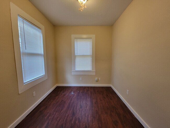 Building Photo - Charming 3-Bedroom Home in the Heart of San Antonio