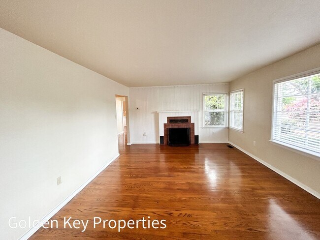 Building Photo - Welcome to this beautiful single-level hom...