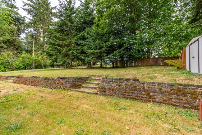 Building Photo - Cozy Home Close to Beach! Your New 3 Bed, ...