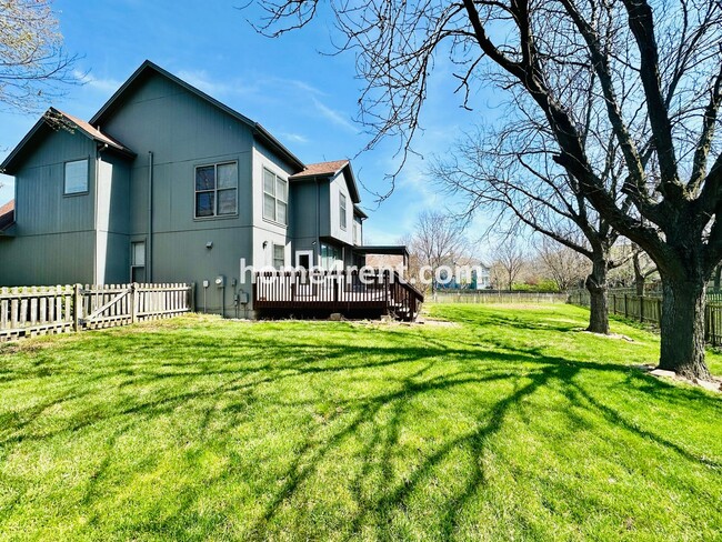 Building Photo - Beautiful Overland Park Home in Blue Valle...