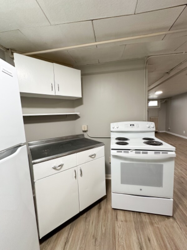 Building Photo - 1609 8th Ave N