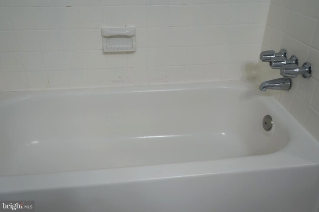 Building Photo - 129 Willow Pl