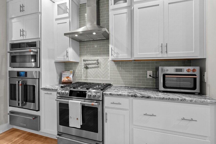 Building Photo - 1136 Secretariat Dr