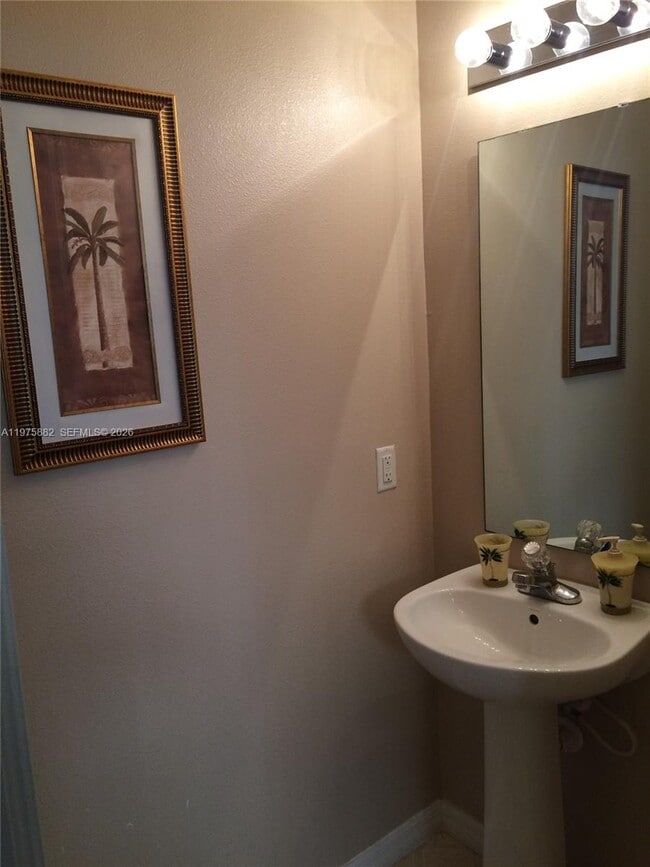 Building Photo - 2669 Mayaguana St