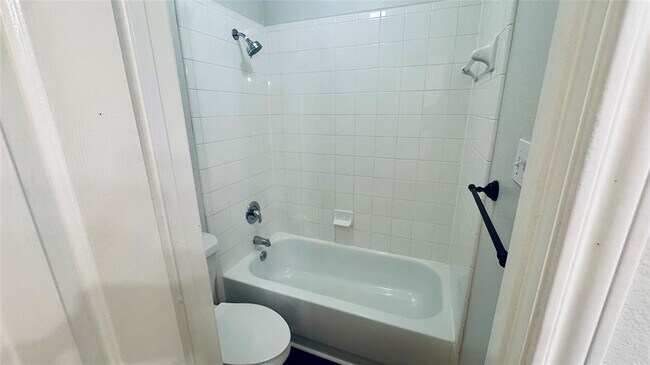 Building Photo - 1505 Shady Hillside Pass