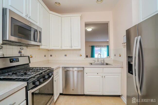 Building Photo - 908 Blossom Cir
