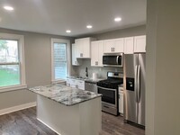 Building Photo - Modern & Updated! 3 Bedroom, 1 Bath Home ...