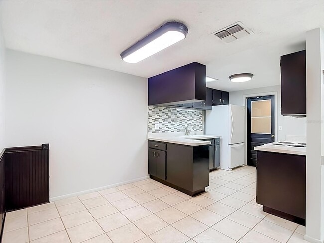 Building Photo - 7916 Woodgrove Cir