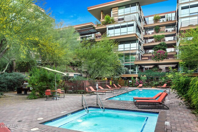 Building Photo - 7147 E Rancho Vista Dr