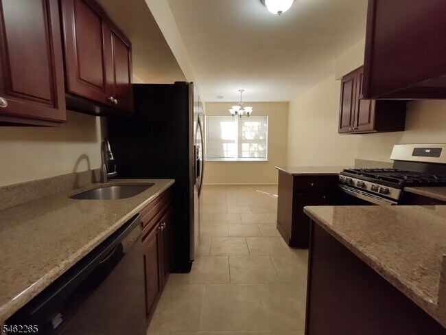 Building Photo - 1807 Green Hollow Dr