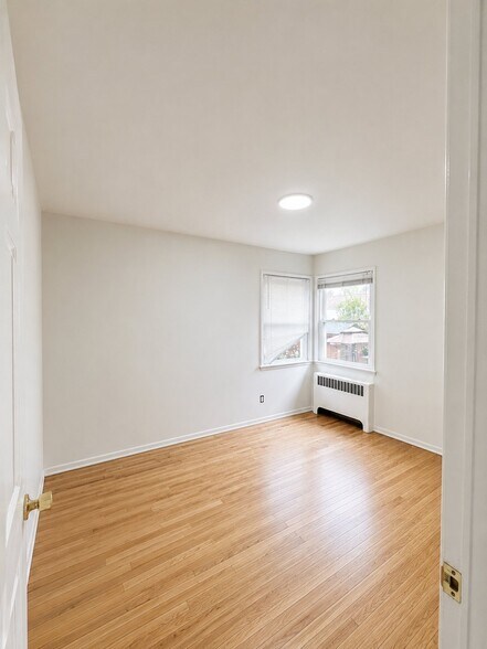 Building Photo - 512 Nassau Blvd