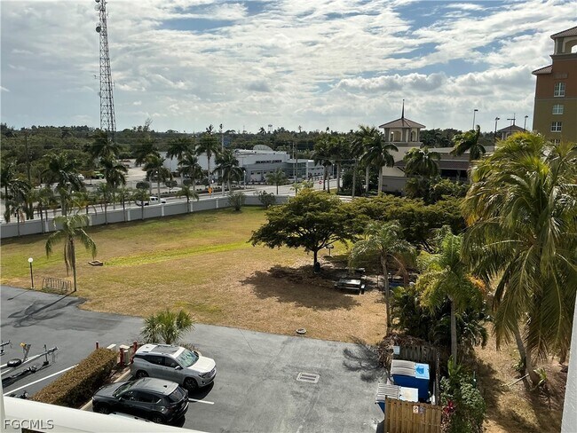 Building Photo - 2885 Palm Beach Blvd