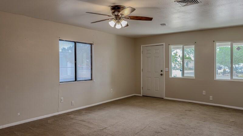 Building Photo - 2096 S Nelson Dr