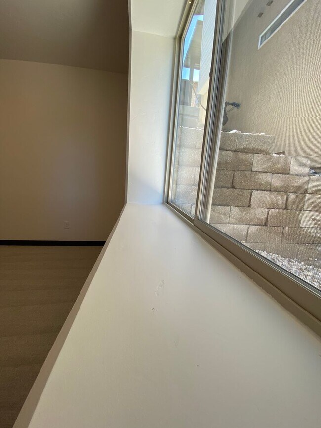 Building Photo - Close to Micron, 3 Bedroom 3 bath w/ a Million Dollar View!