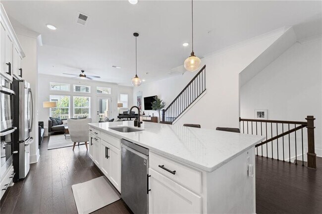 Building Photo - 518 Hargrove Ln